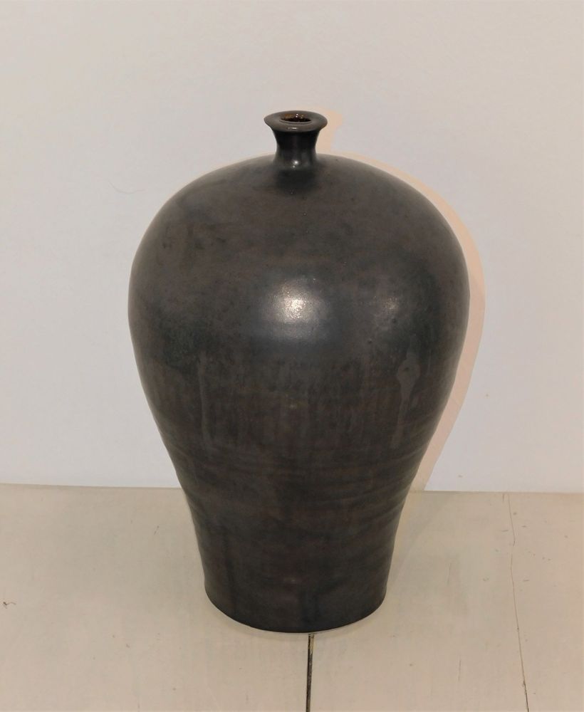 Matte Black Vase Narrow-Neck Vase