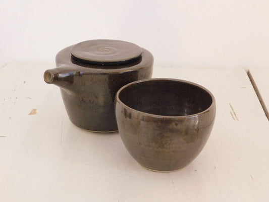 Brown-Black Tea Set