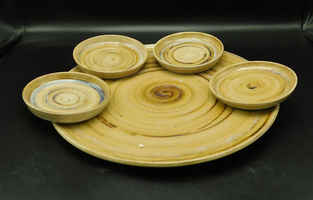 Off-White Plate Set
